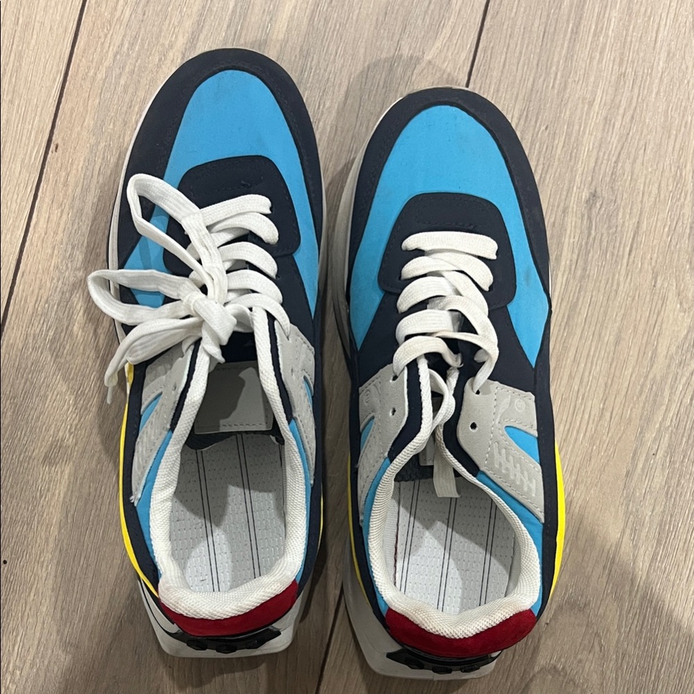 Stylish Blue and Black Men and women’s Sneakers